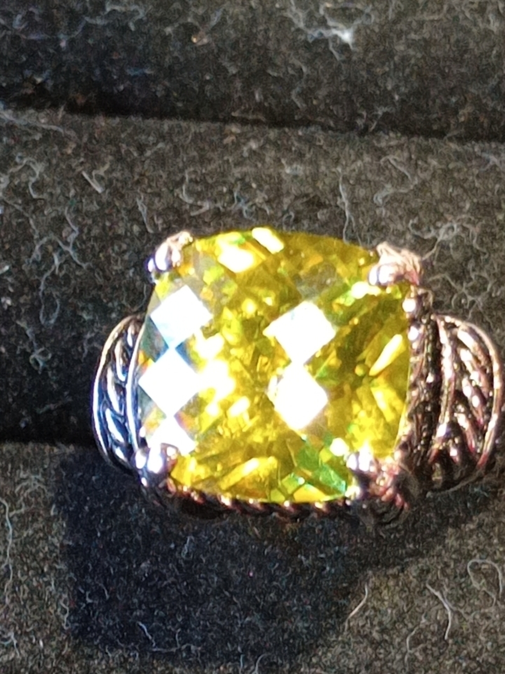 Ring Yellow/Green Cushion-Cut Gemstone Ring With PD Hallmark